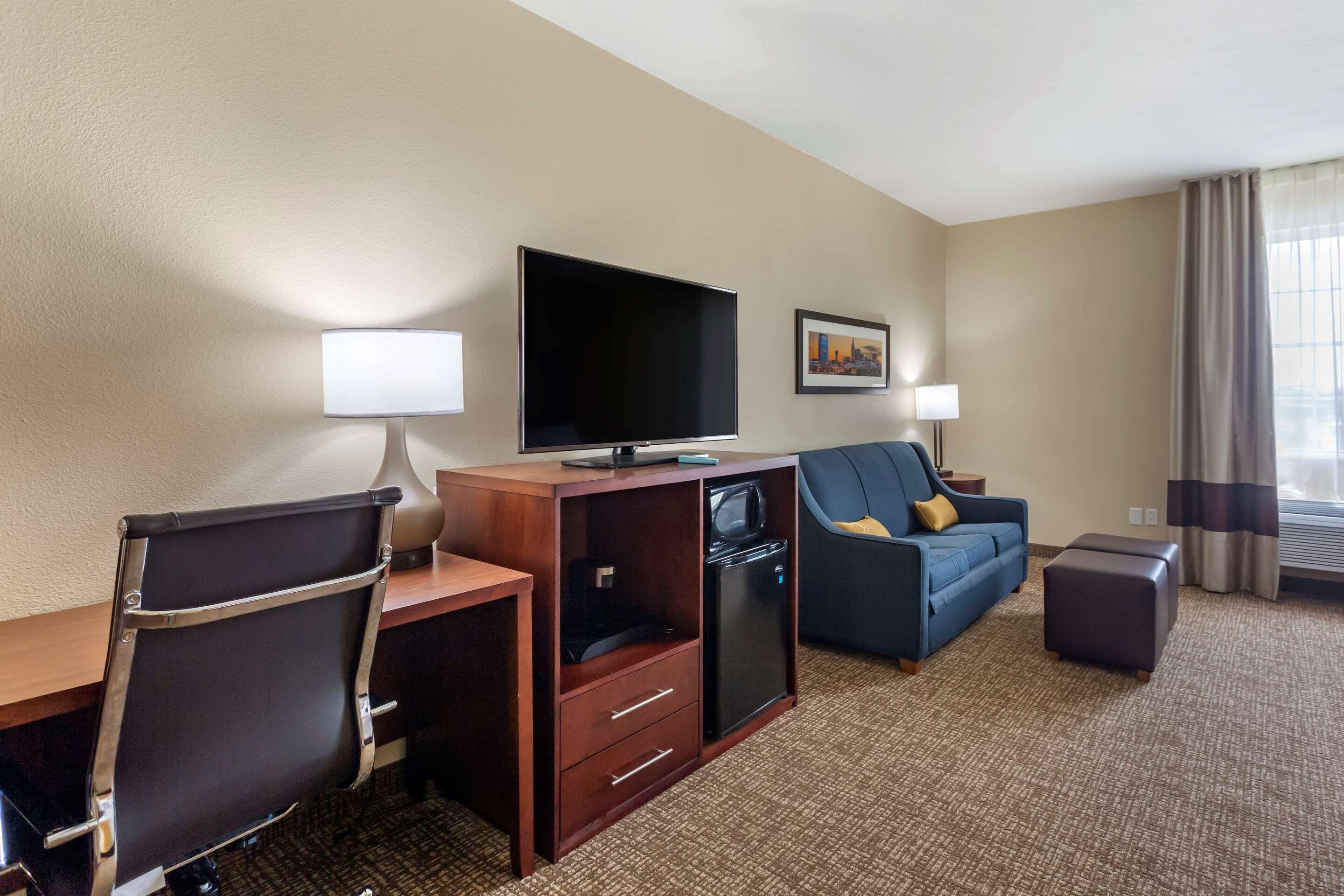 Comfort Suites Clarksville Exterior photo