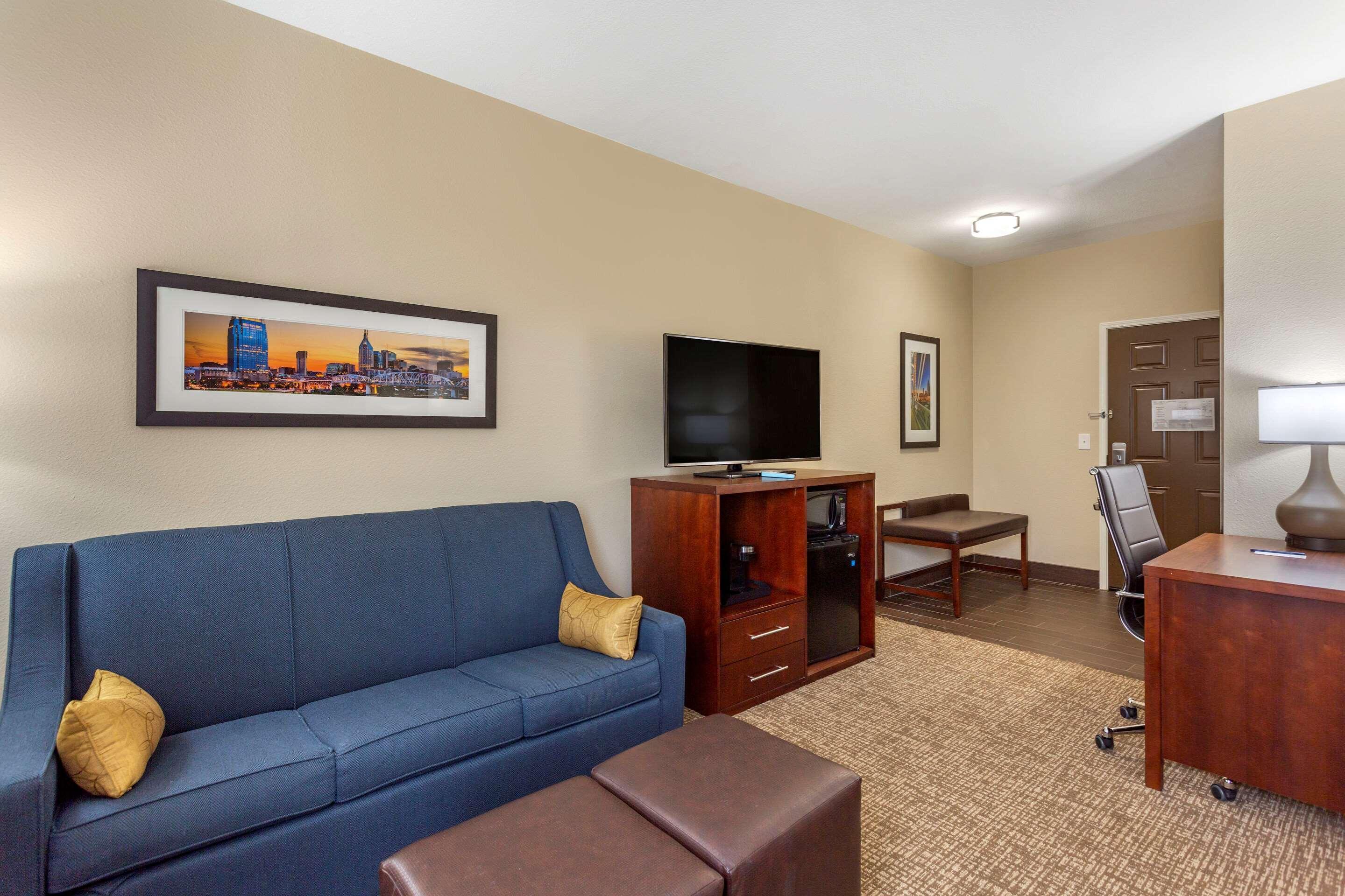 Comfort Suites Clarksville Exterior photo