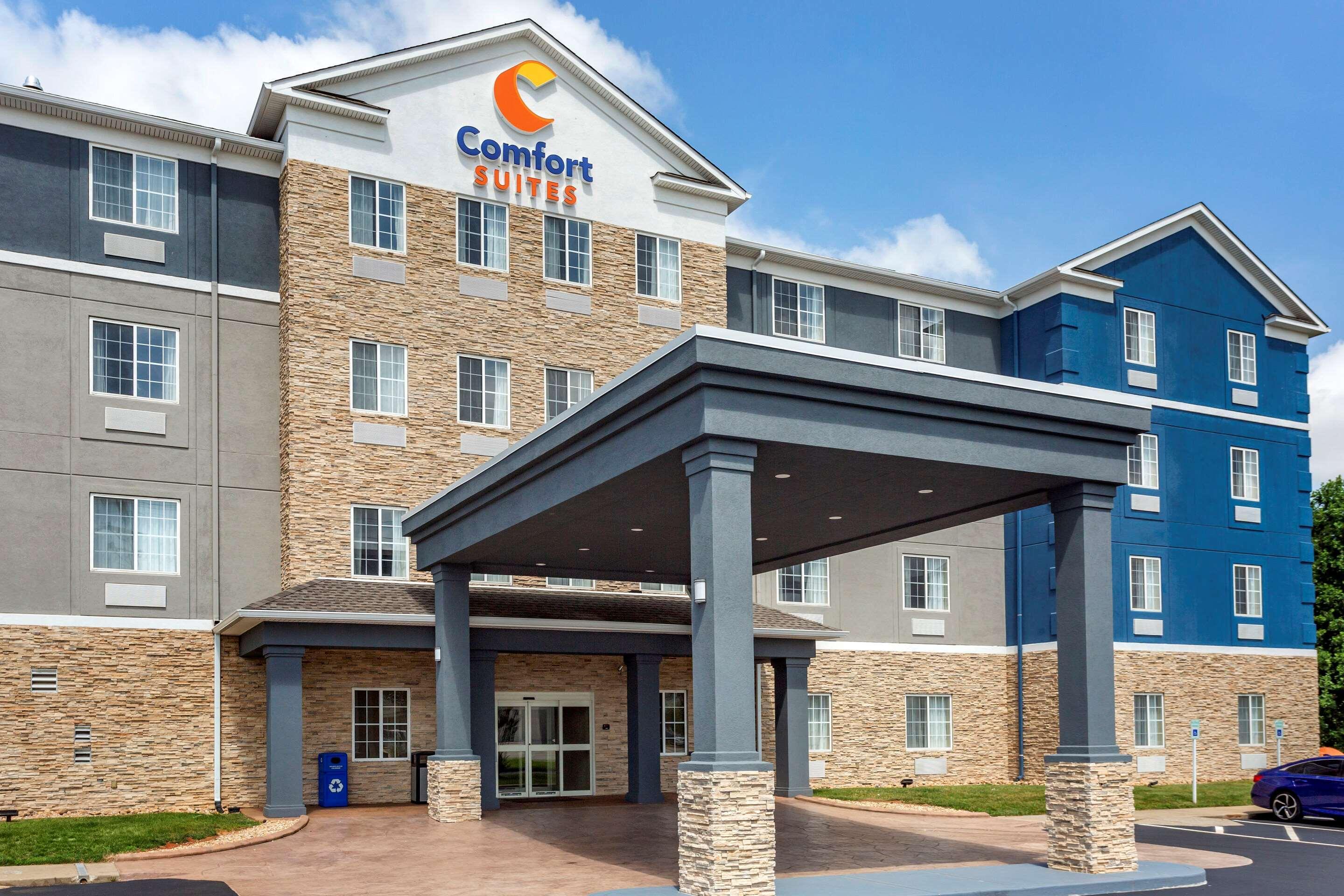 Comfort Suites Clarksville Exterior photo
