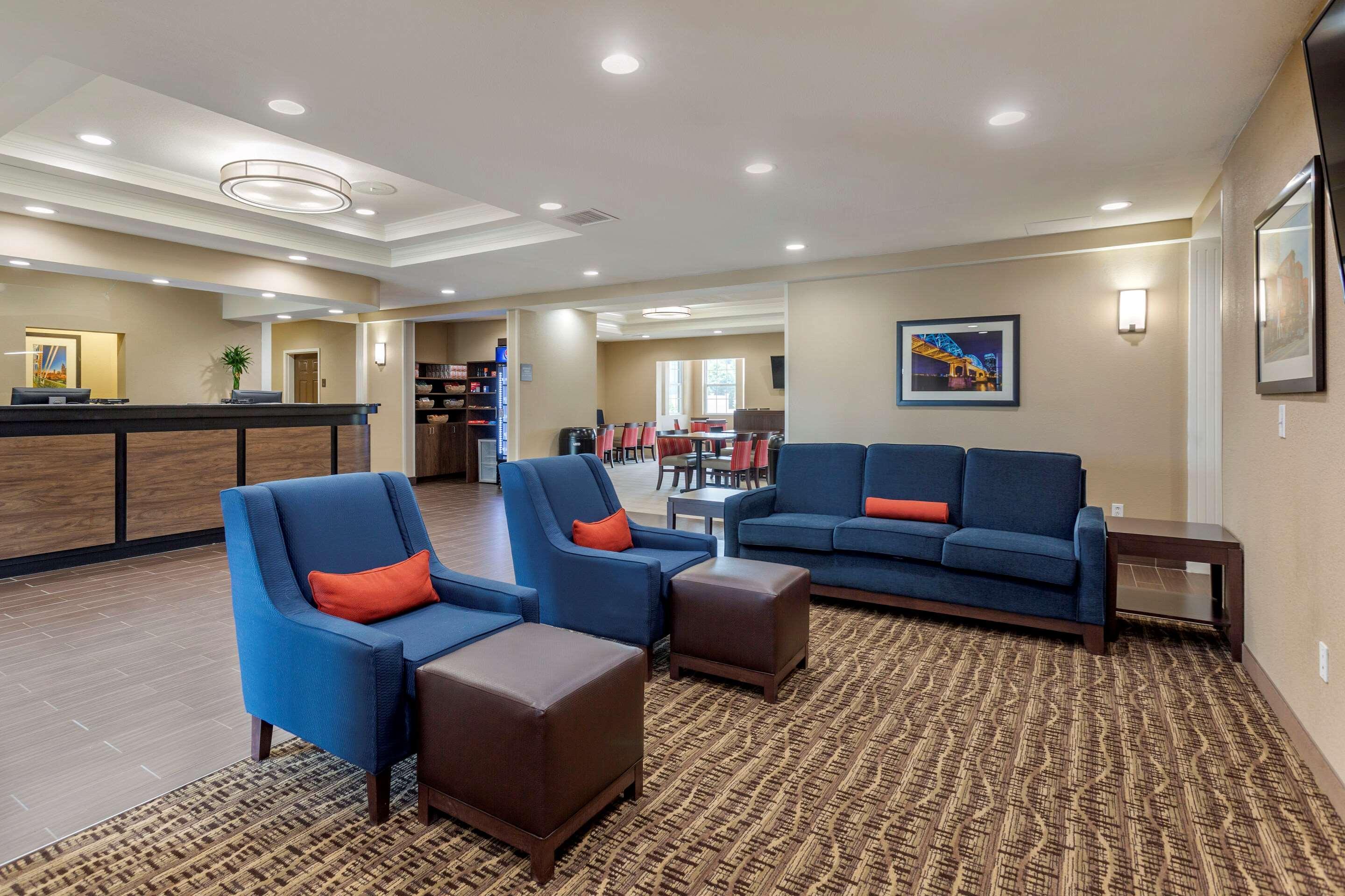 Comfort Suites Clarksville Exterior photo