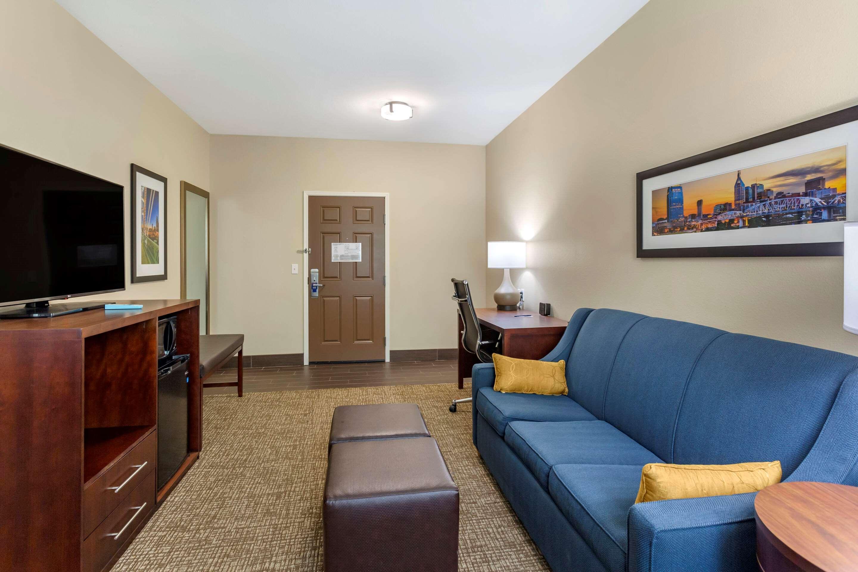 Comfort Suites Clarksville Exterior photo