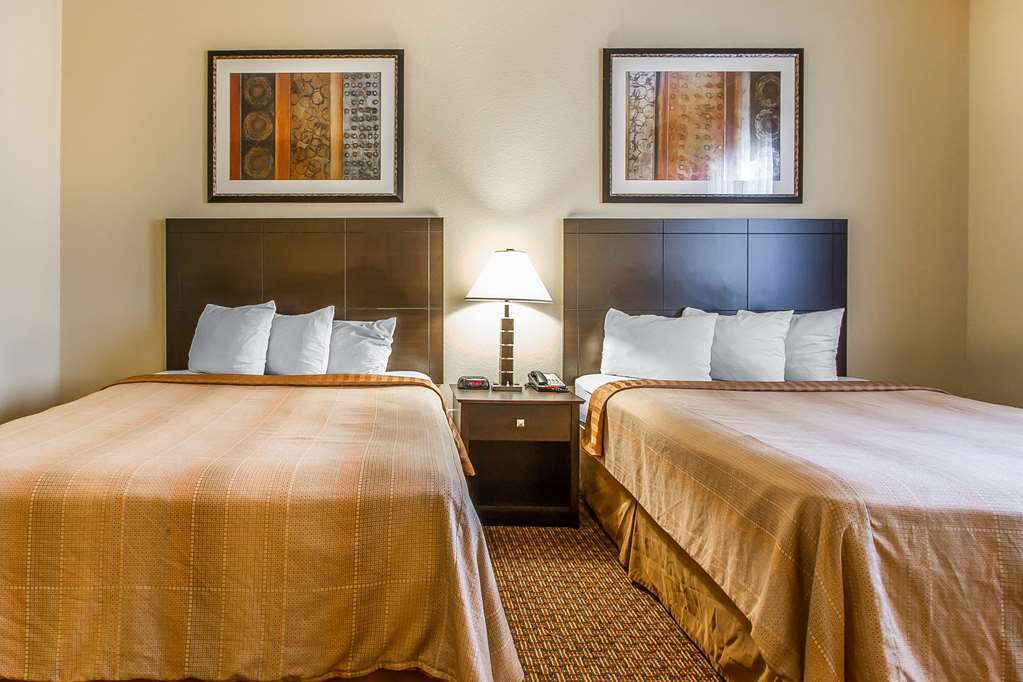 Comfort Suites Clarksville Room photo